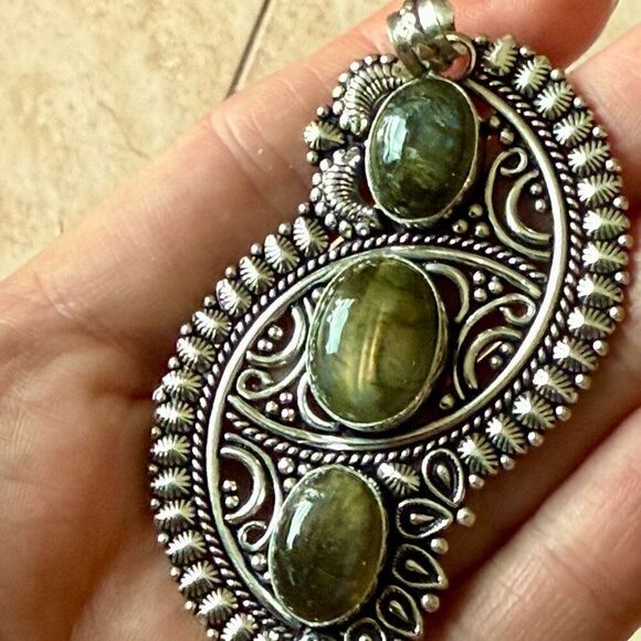 Stunning Bali Abstract Labradorite Sterling Silver Pendant Statement Necklace - Picture 3 of 6